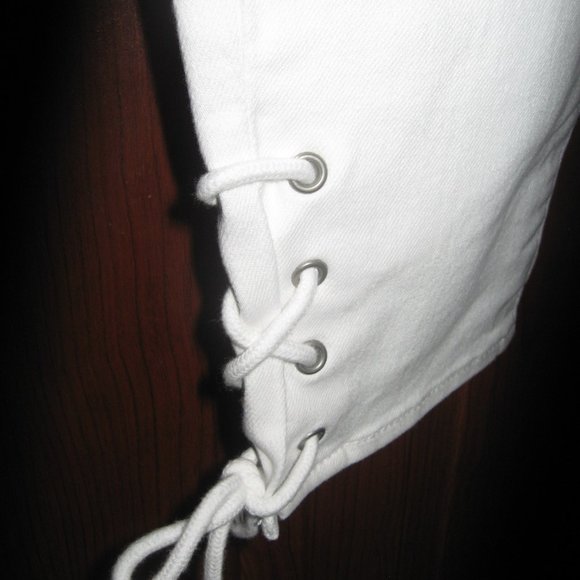 NWT LEVI STRAUSS & CO. - Picture 2 of 3